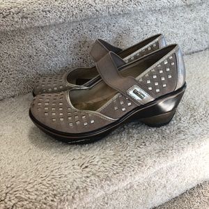 Jambu Mary Janes